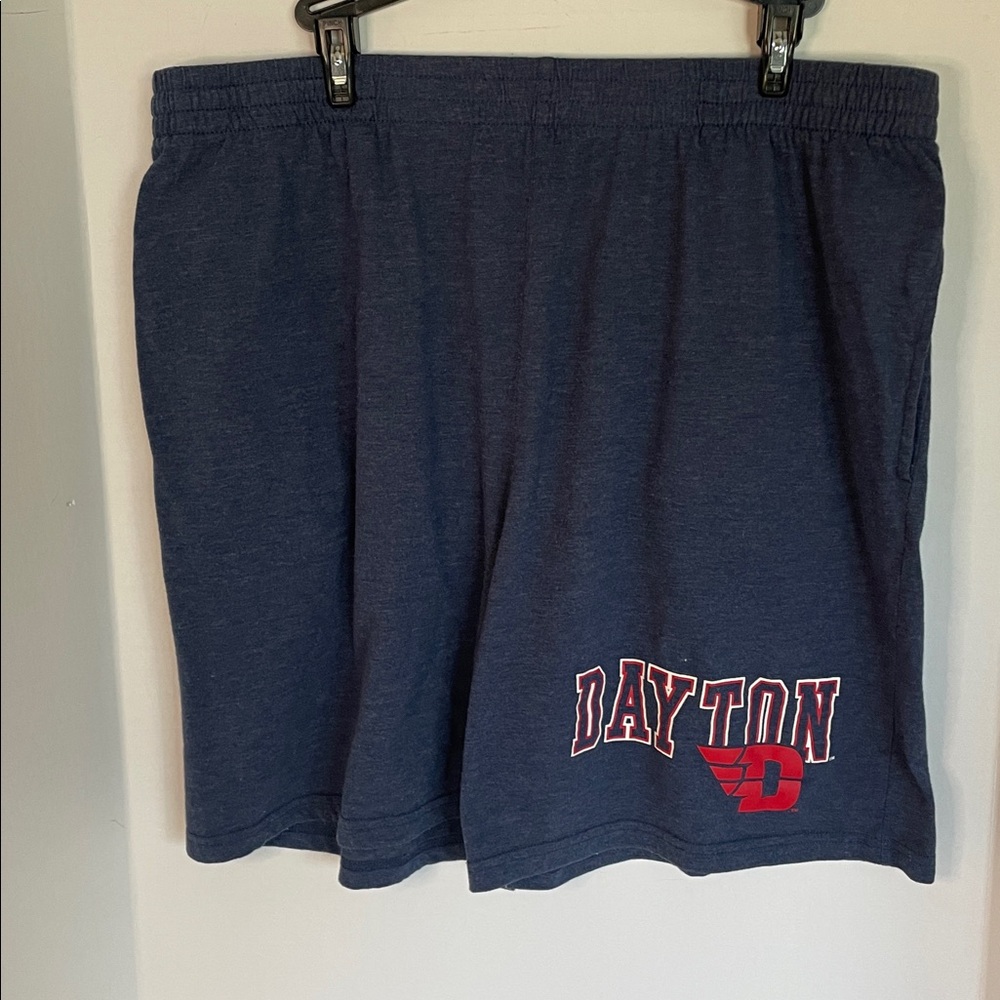 Dayton Flyers Blue Athletic Shorts  with pockets Men’s size XL